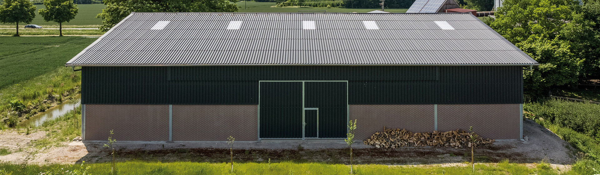 Lagerhalle Eternit Wellplatten